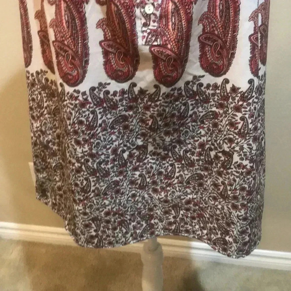 Croft & Barrow Round Neck Paisley Sleeveless Side Slit Button Front Top-XL - Picture 5 of 12